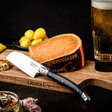 Santoku kaasmesje met Acaciahouten serveerplank Tafelaccessoires Laguiole